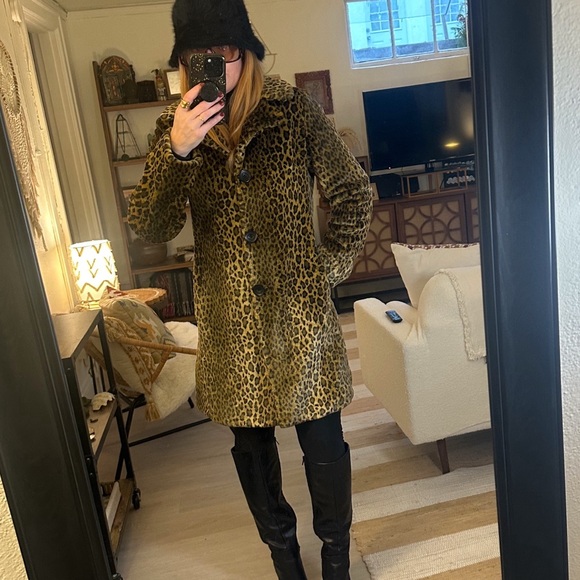 Moda International Concepts Animal Print Teddy Jacket - Picture 7 of 7